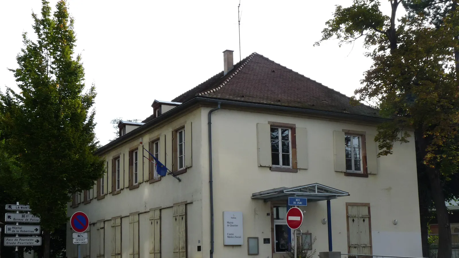 La mairie de quartier de la Robertsau, faubourg nord de Strasbourg